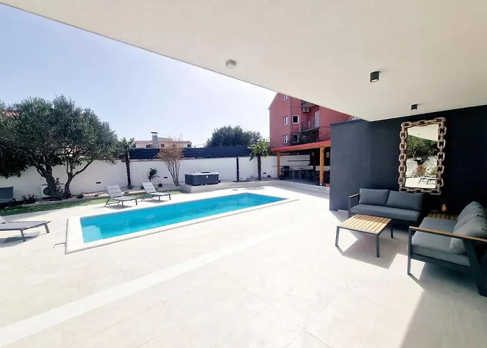 Lumino * 穆泰尔岛